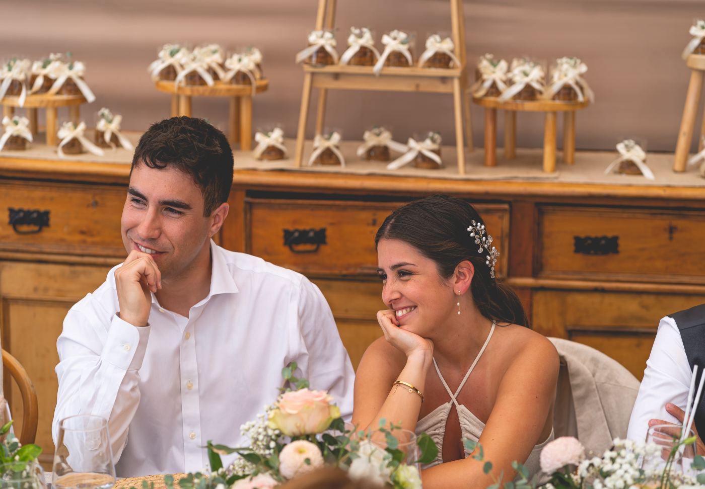 Los novios durante los discursos